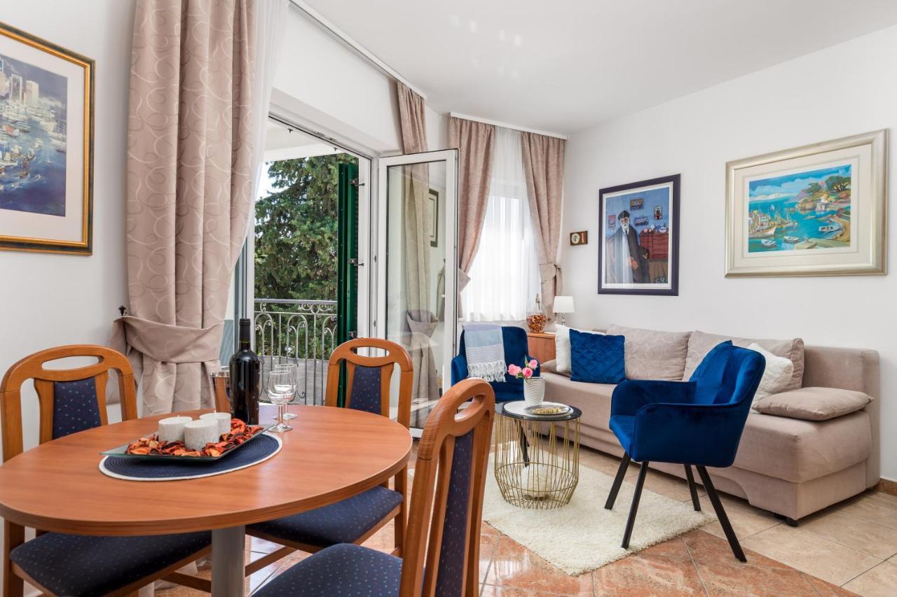 Light Summer Apartment With A Swimming Pool โอปาติยา ภายนอก รูปภาพ